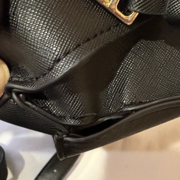 Steve Madden Black Crossbody Bag with Floral Bow - Picture 5 of 5